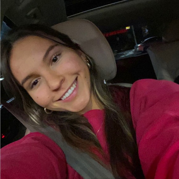 Meet your Posher, Gabrielle - Picture 2 of 4